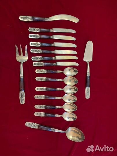 Комплект ложек и ножей