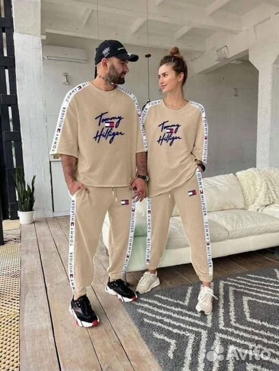 Парные спортивные костюмы