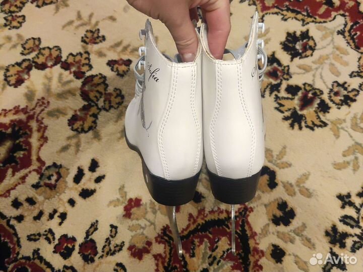 Коньки фигурные