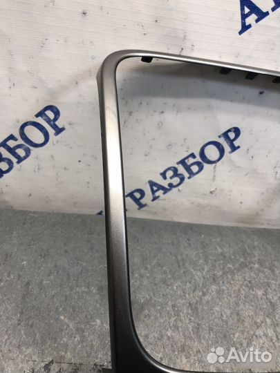 Рамка магнитолы Renault Logan 2 Stepway