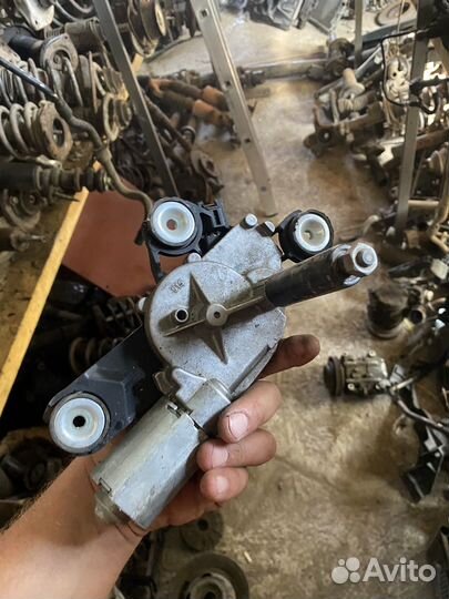 Форд Фокус 2 моторчик заднего дворника