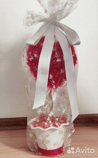 Подарок девушке в форме сердца