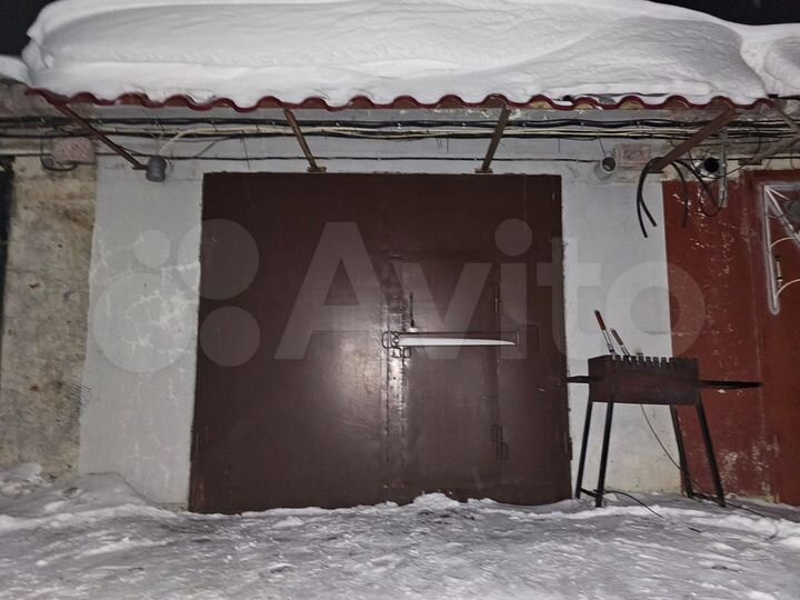 Гараж, > 30 м²