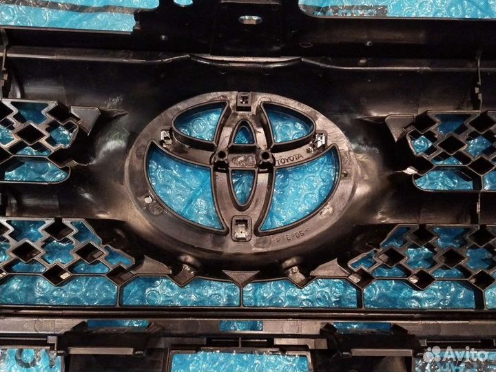 Решетка радиатора Рав 4 (3) 2005-2008 Оригинал