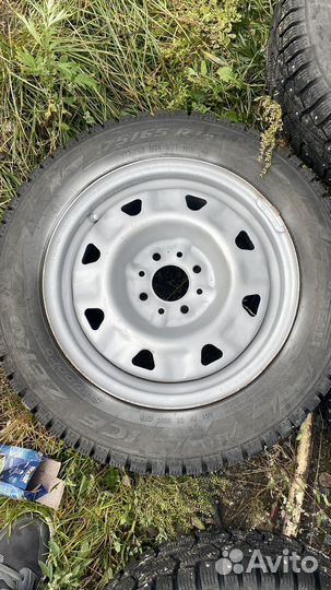 Pirelli Ice Zero 175/65 R14