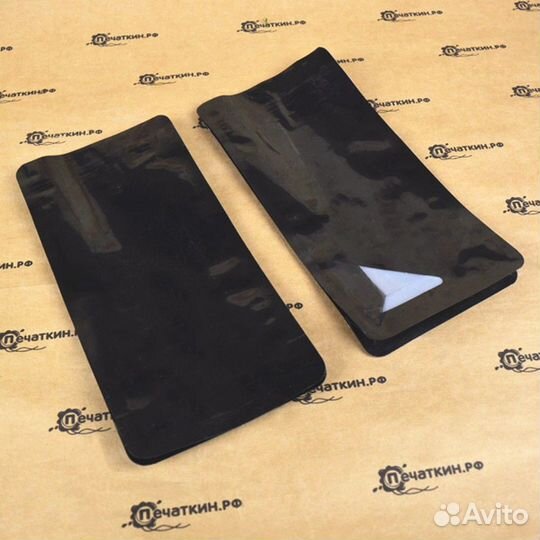 Пакет восьмишовный черный с треугольным окном