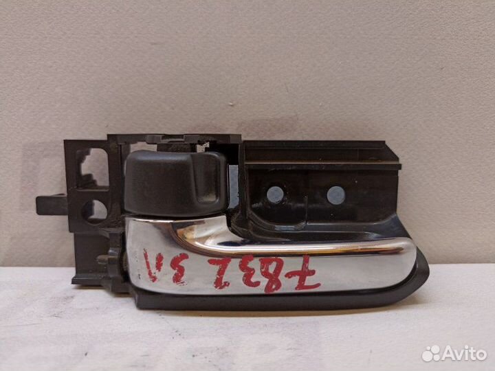 Ручка двери внутренняя задняя левая Toyota Avensis