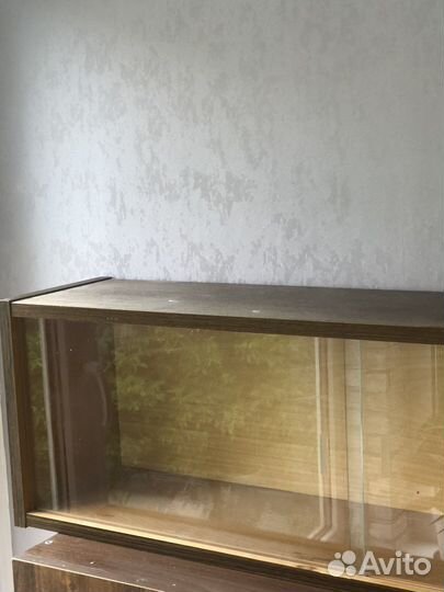 Книжные полки со стеклом