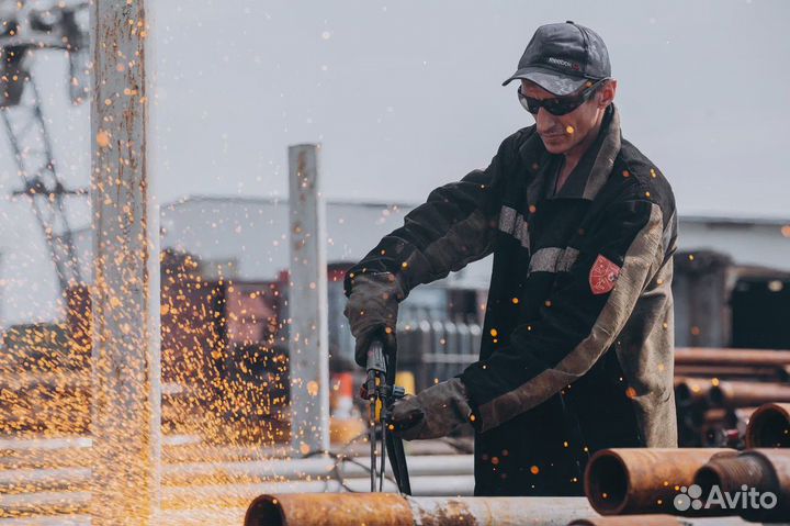 Газорезчик металлолома