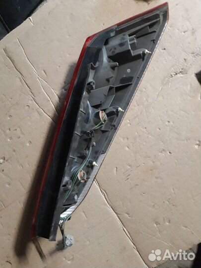 Задний фонарь Nissan Presage U31 левый