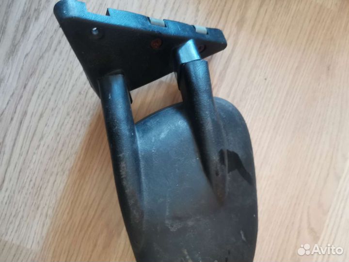 Зеркало заднего вида