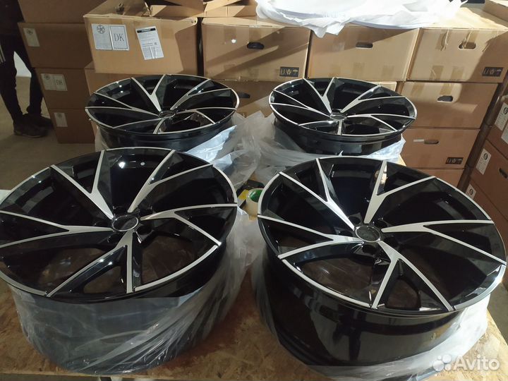 R18/5/112 Audi RS A6 C7, Q5, Q3, VW Tiguan, Skoda