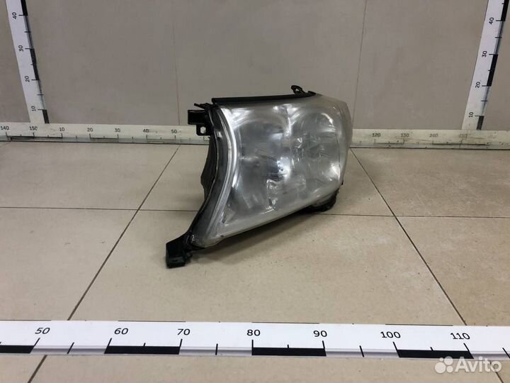 Б/У Фара левая 8117060C82 toyota