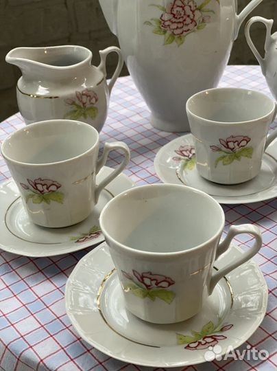 Красивый кофейный сервиз