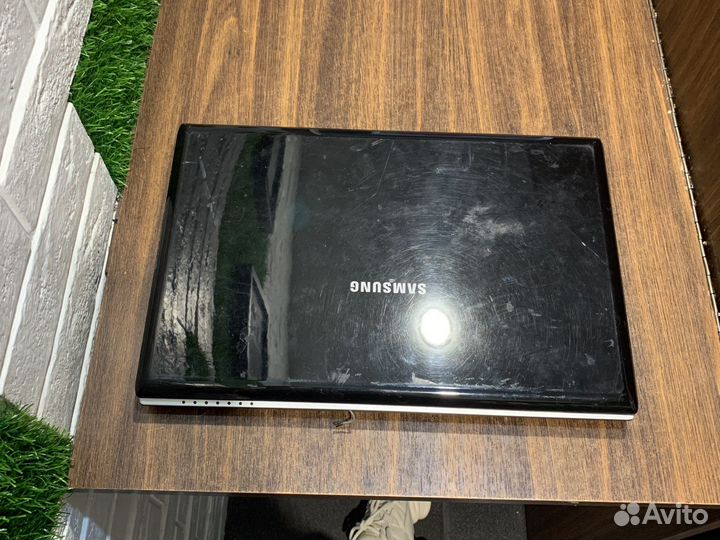 Ноутбук в разбор R520 NP-R520