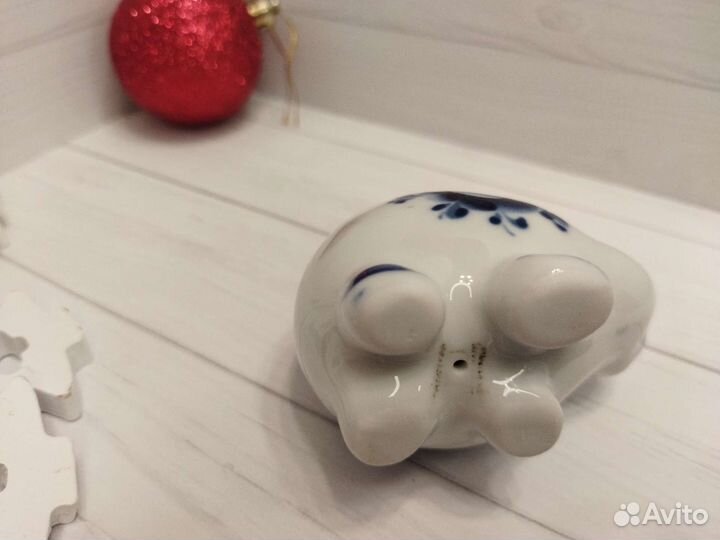 Фигурка фарфоровая Кот Гжель