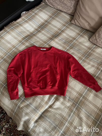 Свитшот красный с принтом на спине