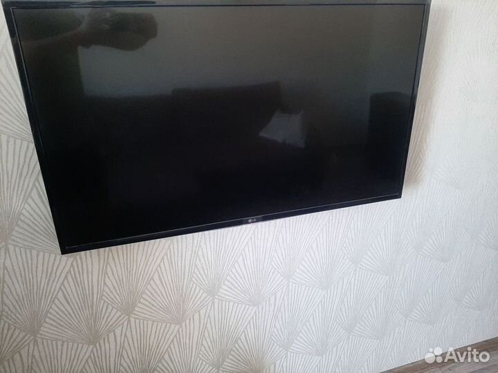 Телевизор LG 43LF510V