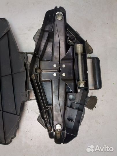 Набор инструментов штатный Nissan Primastar, 2004