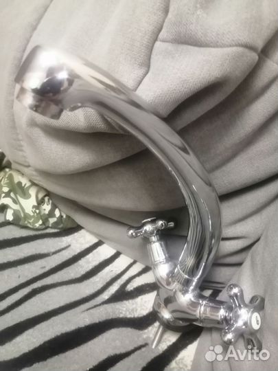 Смеситель для кухни бу фирмы iddis