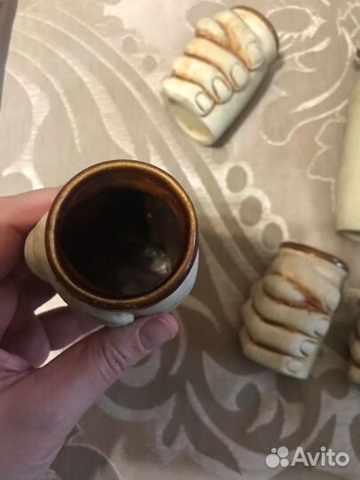 Сувенирная бутылка с шестью стопками