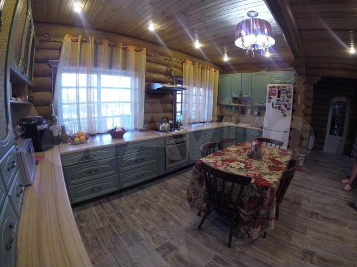 Дом 199 м² на участке 9,9 сот.