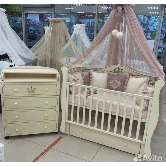 Кроватка универсальный маятник Комод пеленальный