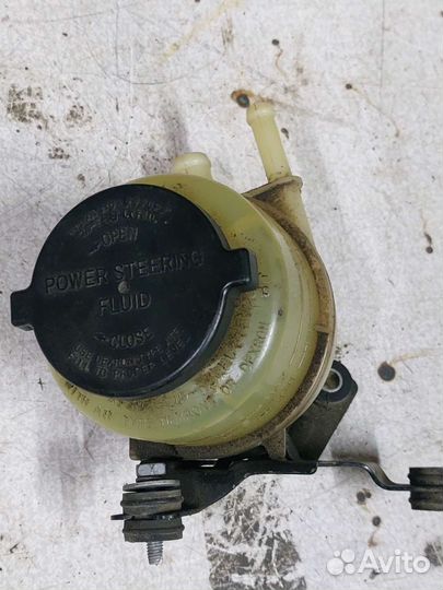 Бачок гур toyota camry 40