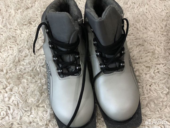 Лыжные ботинки