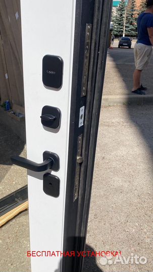 Дверь входная в квартиру с установкой