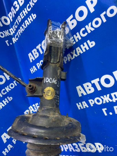 Передняя правая стойка амортизатора Kia Rio 3