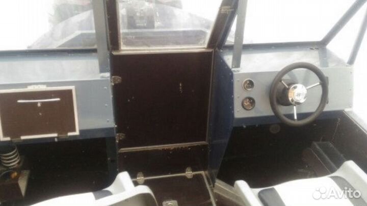 Катер Восток Амур