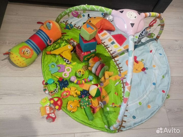 Большой развивающий муз.коврик и игрушки