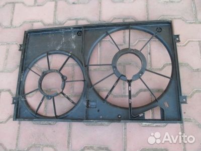 Диффузор дополнительного радиатора Audi