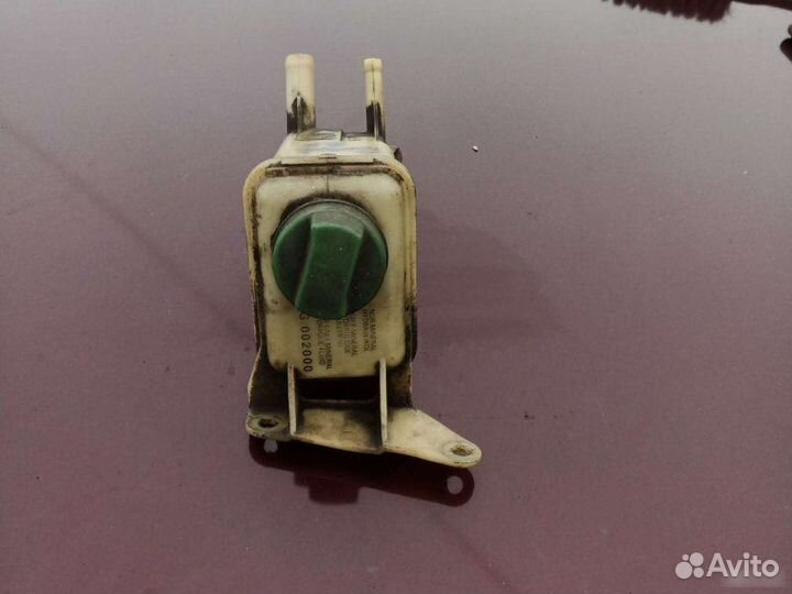 Бачок гидроусилителя Volkswagen Passat B5 седан