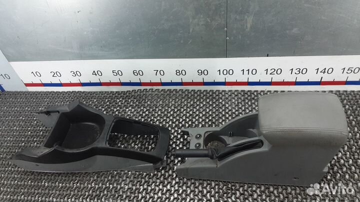 Подлокотник центральный на Шевроле Лачетти