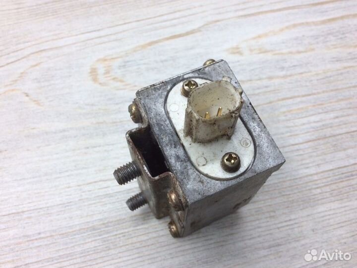 Датчик AIR BAG левый Mitsubishi Pajero/Montero Iii