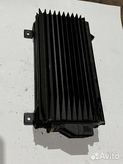 Услитель музыки Mercedes W140 Bose