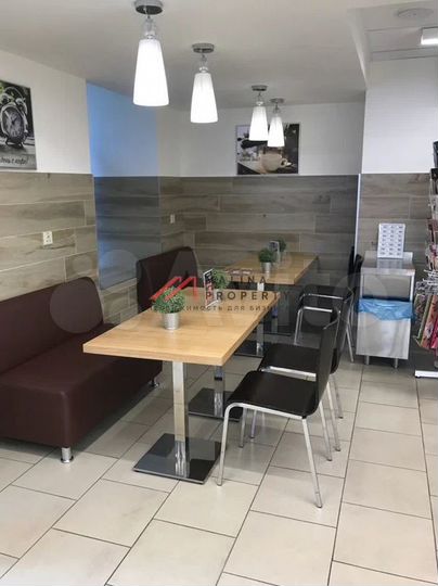 Продам торговое помещение, 426 м²