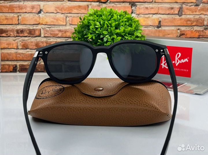 Солнцезащитные очки ray ban