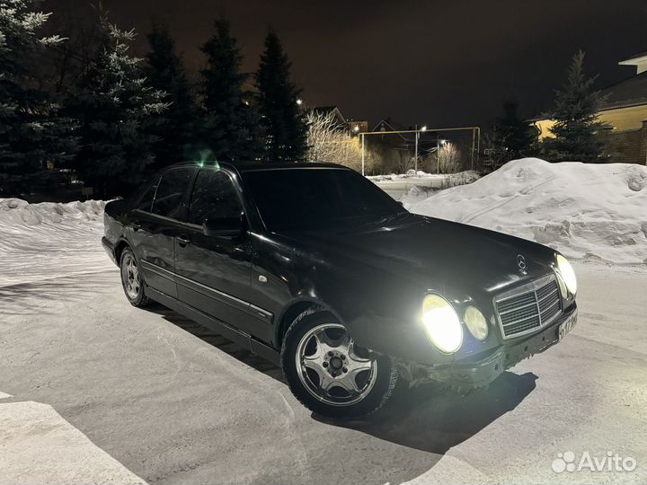 Mercedes-Benz E-класс 2.0 МТ, 1998, 200 000 км