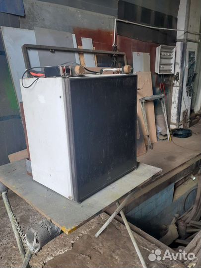 Холодильник для автодома 12/220/ газ