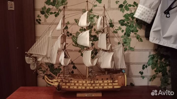 Декоративный корабль Victory