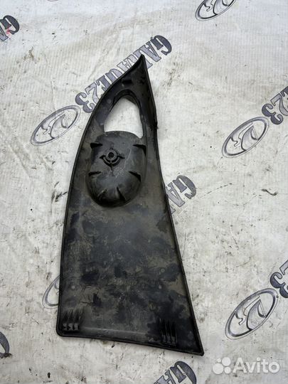 Накладка ручки двери задняя левая Ford Focus 1