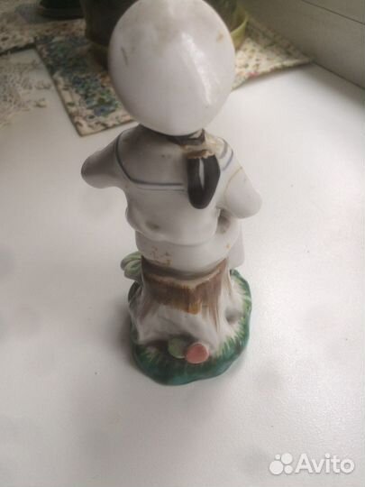 Статуэтка « Морячок с гармошкой»