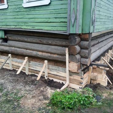 Ремонт домов. Замена венцов. Подъем дома
