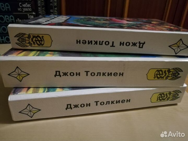 Распродают библиотеку. Классика, детективы, детска