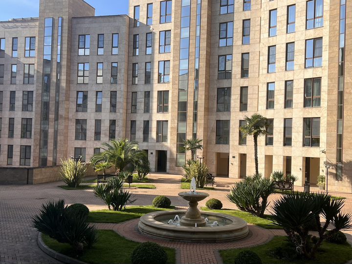 3-к. квартира, 100 м², 4/6 эт.