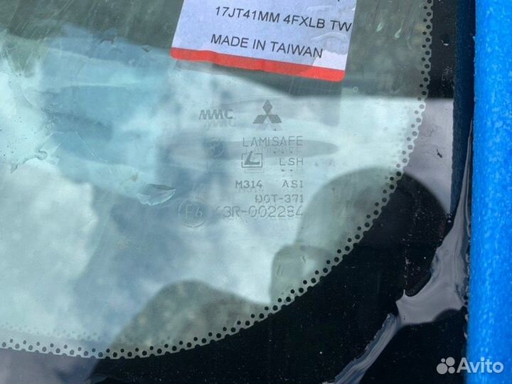 Стекло лобовое Mitsubishi Lancer CS/classic