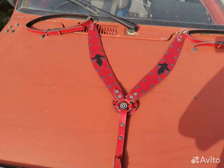 Конная амуниция - нагрудник